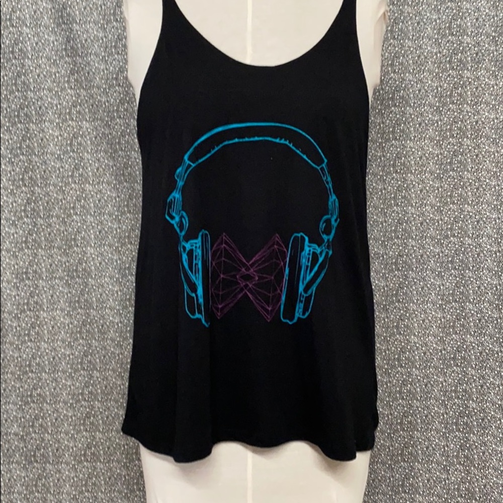 Betches  Brand muscle tank top headphone graphics sz M
